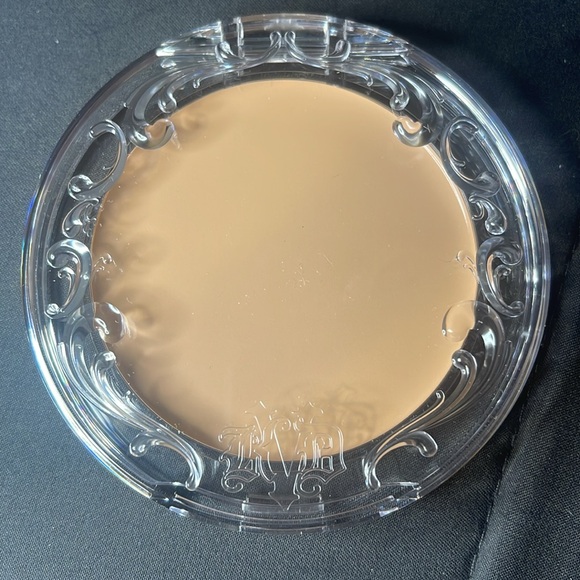 KVD Light 010 Good Apple Lightweight Full-Coverage Cream Foundation Balm - Picture 4 of 6